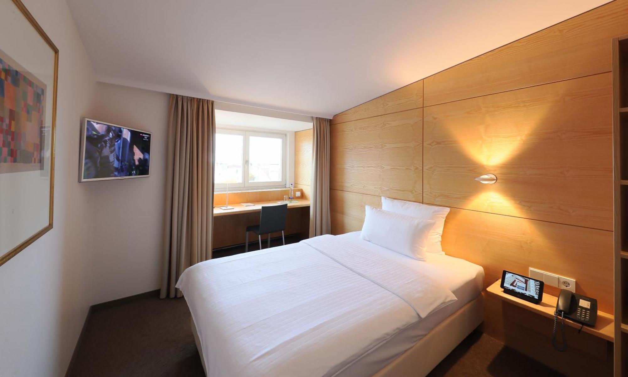 Quiet Single Room,1589516389:JPEG